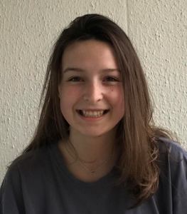 Daniella_headshot