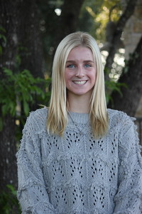 Hailey_bloss_headshot