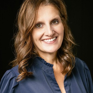 Leeann_headshot